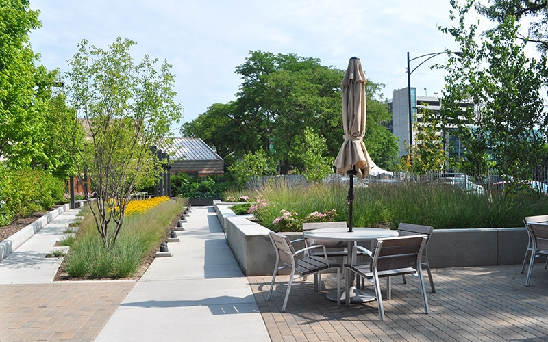 The Burnham patio and courtyard