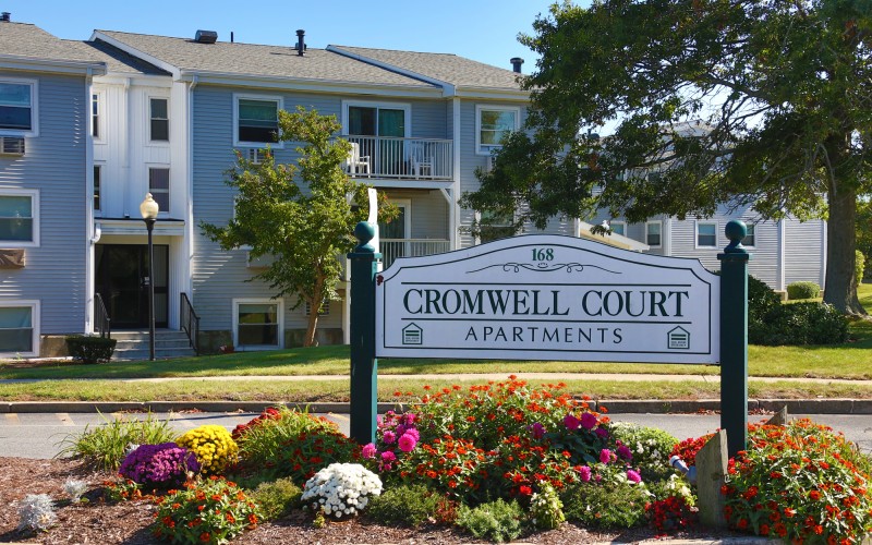 Cromwell Court sign
