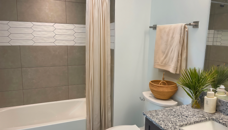 Meridian Point bathroom