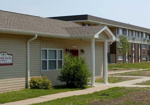 Crestview Village Apartments (IL)